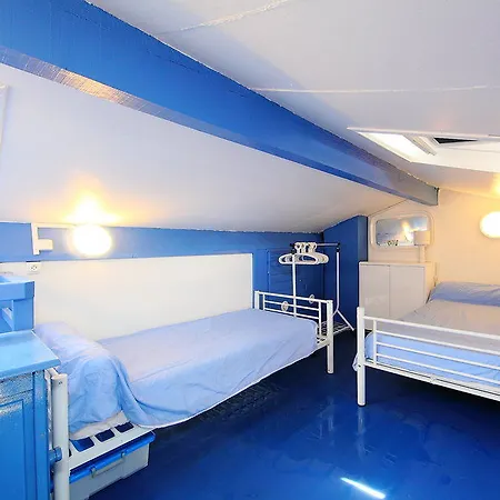 Les Caravelles Hotel